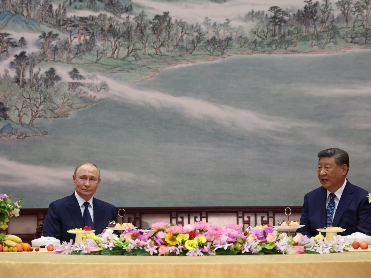 Vladimir Putin and Xi Jinping at a meeting in 2025