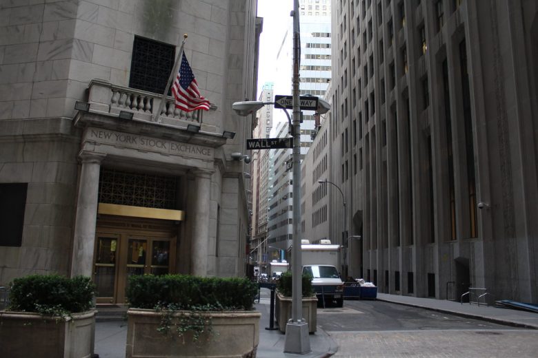 US stocks reach records even as the Middle East rattles global supply chains