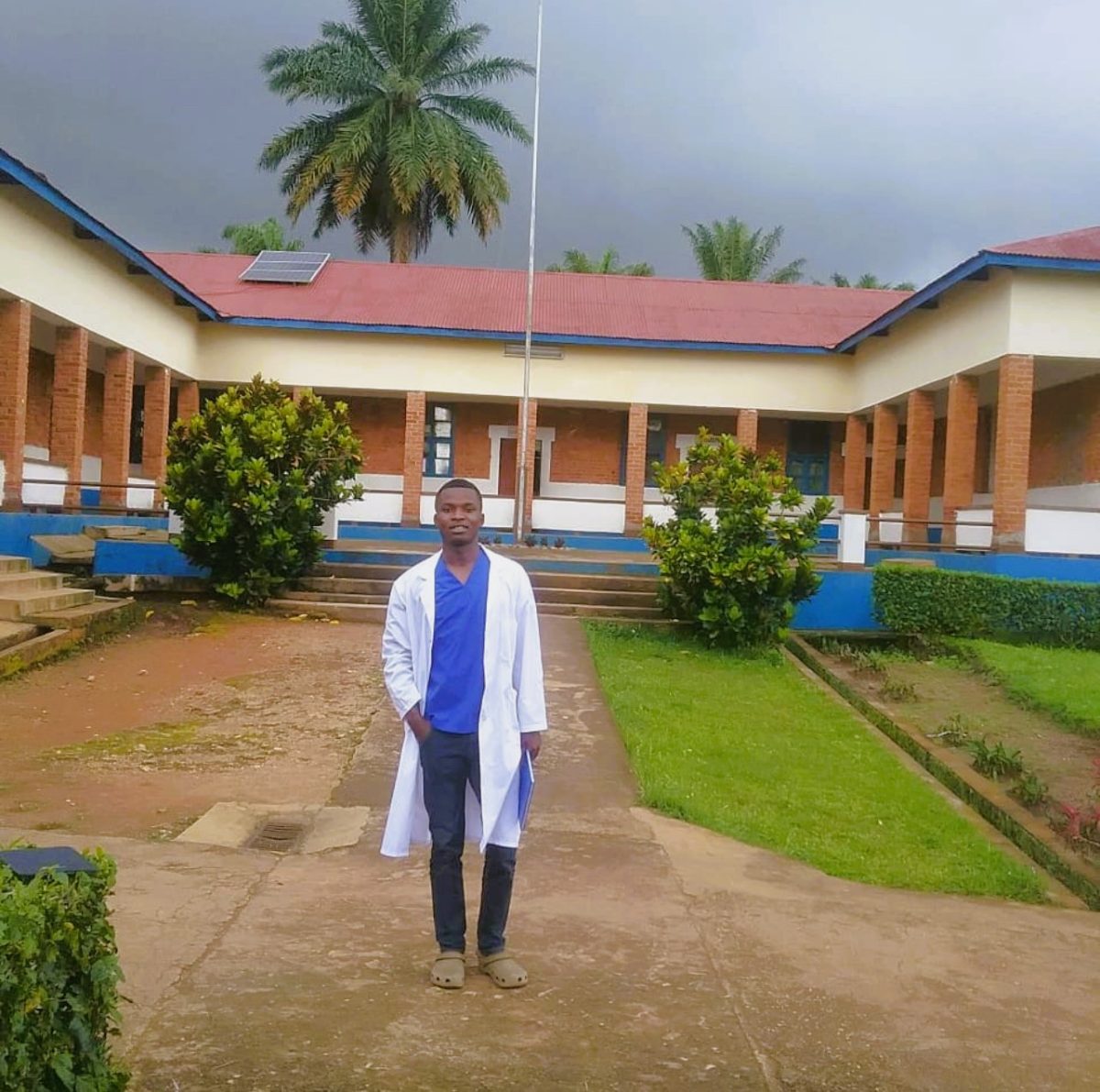 A nurse at Lemera Hospital in South Kivu Province, Democratic Republic of Congo