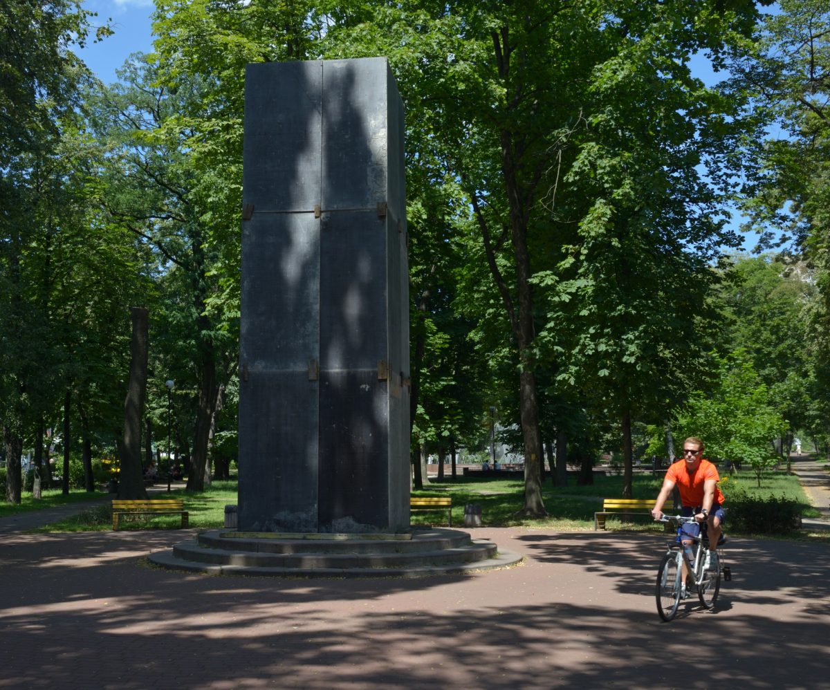 Ivan Kotliarevsky monument in Kyiv sheltered from Russian shelling, July 2024