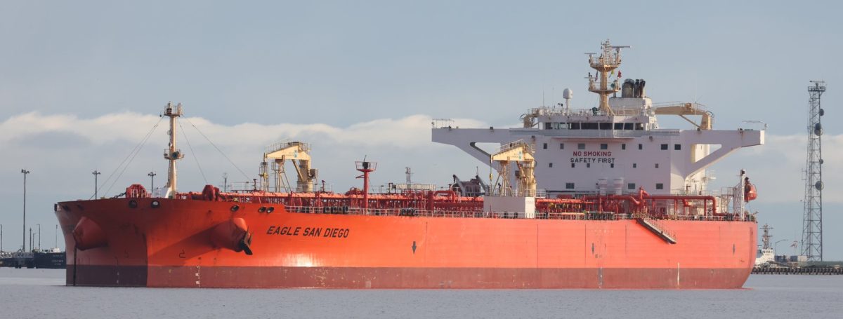Crude oil tanker Eagle San Diego at sea