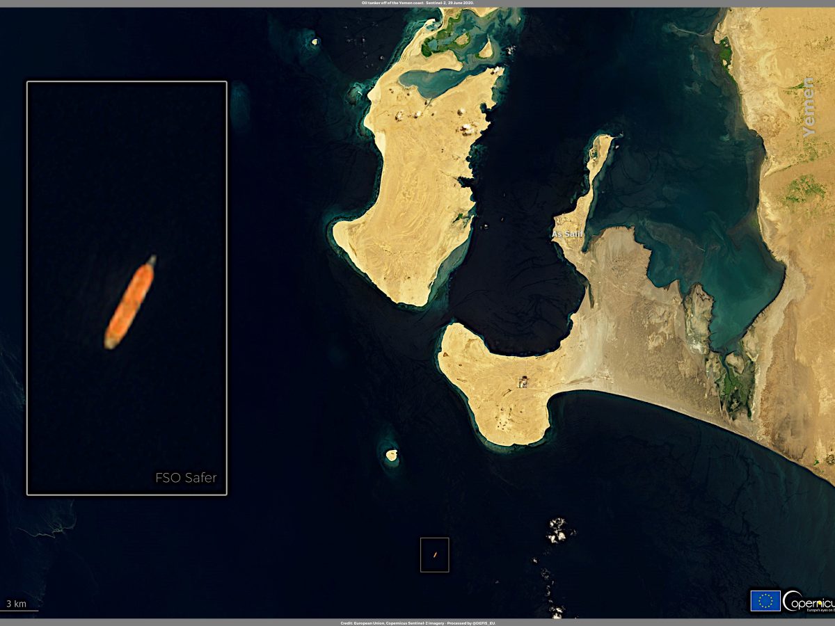 Oil tanker off the coast of Yemen in the Red Sea