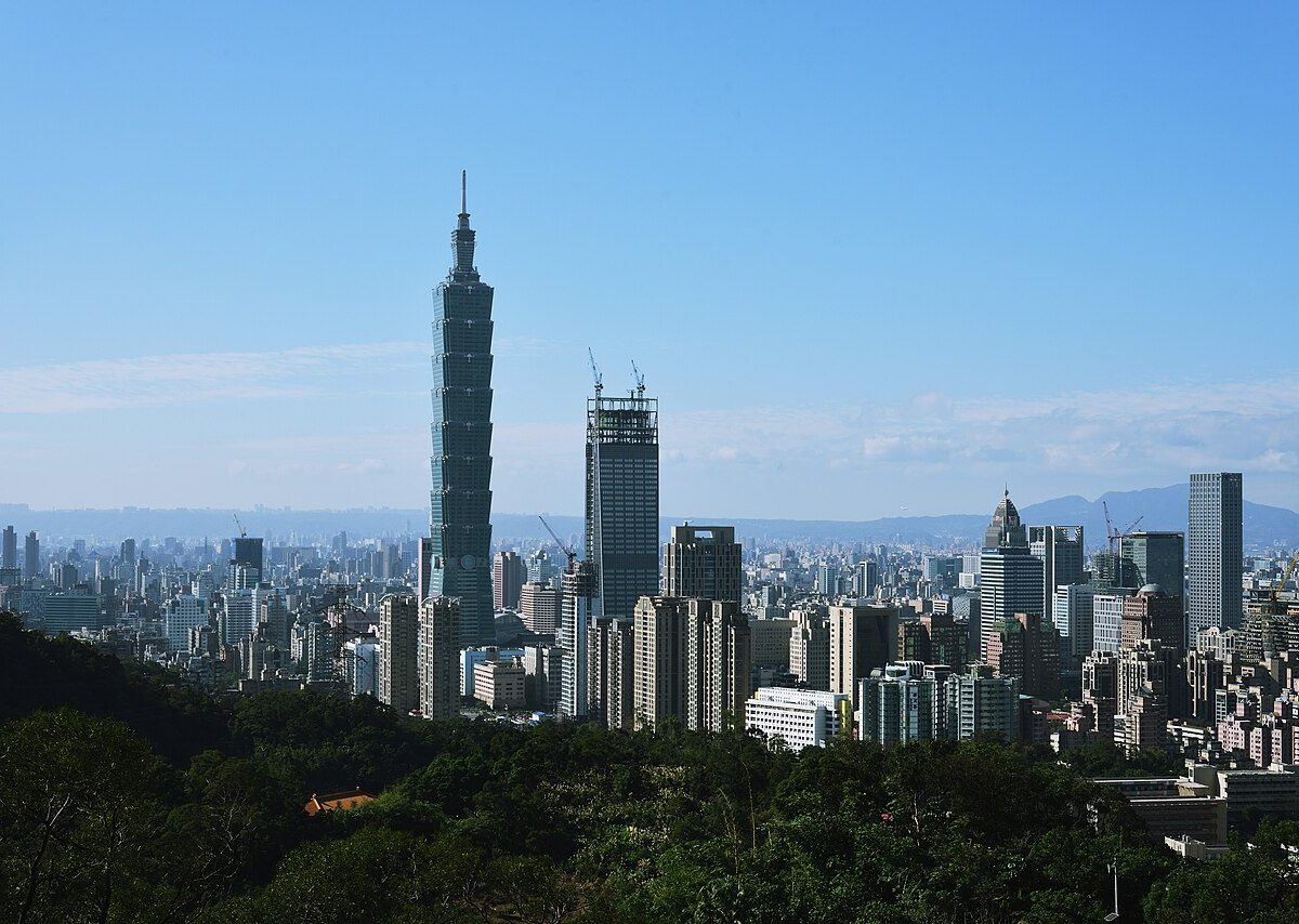 Taipei city skyline view with Taipei 101 tower, Taiwan